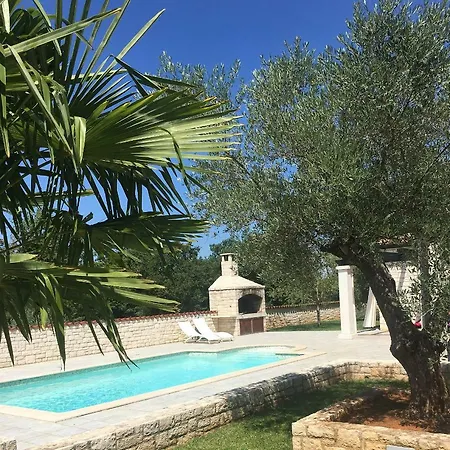 Villa Mali Raj Zikovici